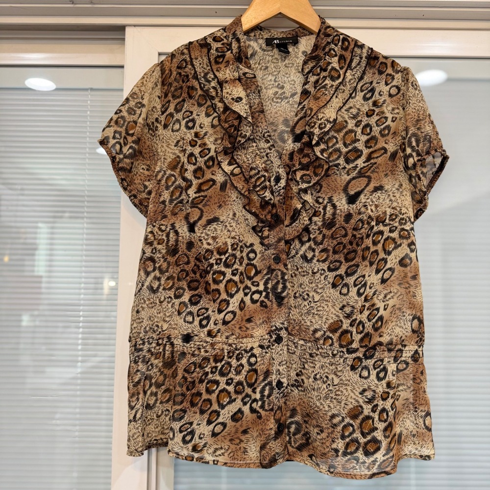 Y2K AB Studio Womens XL Leopard Print Ruffle V-Neck Blouse Metallic Gold Accents - Picture 10 of 10